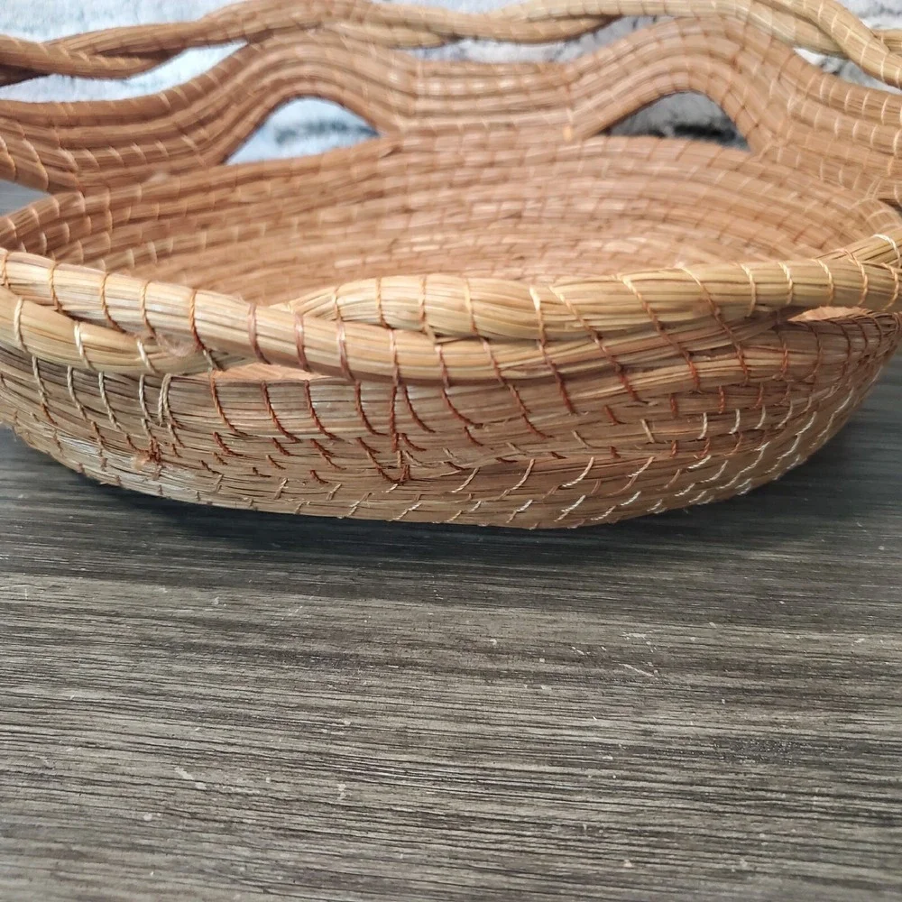 BEAUTIFUL Oaxacan Oval Pine Needle Basket Peek-a-boo‎ 6 Wave Loops